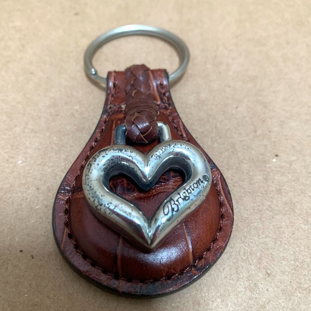 Vintage BRIGHTON ONE WORLD Brown Leather Key Ring Key Fob with HEART Charm